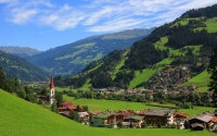 Austria_Zillertal_valley