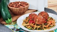 Zucchini pasta and meatballs
