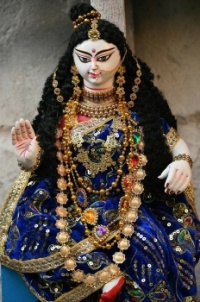 A sparkly Hindu Goddess statue in West Bengal