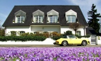 Villa in Spring, resizable 15 to 600 pieces