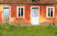 Doors and windows in Portugal, by bricolage.108