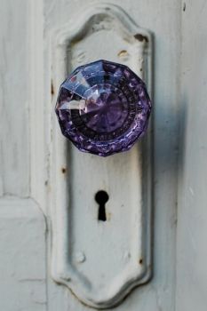 Old-Crystal-Door-Knob