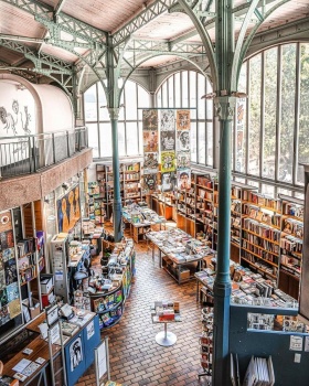 Solve Halle Saint-Pierre, a museum, gallery, book shop, in Montmartre ...