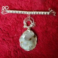 agate pin