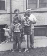 Bud Mary and kids 1954