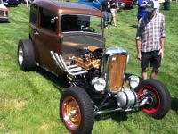 Father's Day Car Show.  Anyone know the make?