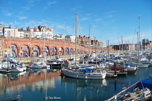 Solve Ramsgate Harbour Kent (2) jigsaw puzzle online with 442 pieces