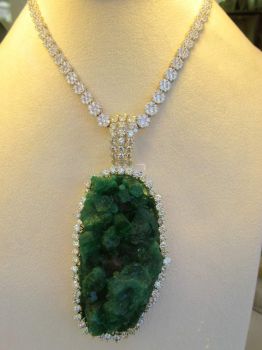 GREEN AGATE DRUZY SURROUNDED BY DIAMONDS