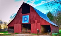 barn with quilt pattern