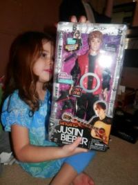 she got alot of Jusin Bieber stuff!
