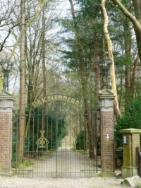 Porch in Amerongen..... what could be behind it??