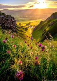 Winnats Pass - Derbyshire, England 🌄