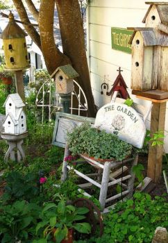 birdhouse garden