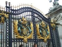 GATES TO BUCKINGHAM PALACE 2008