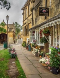 The charming High Street of Chipping Campden in the Cotswolds