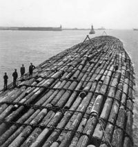 700-foot long floating raft in 1914