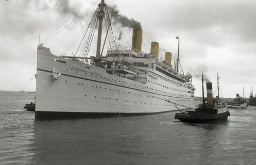 Solve RMS Empress of Australia at Southampton jigsaw puzzle online with ...