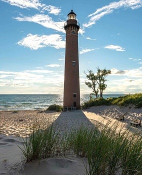 Solve Little Sable Point Lighthouse jigsaw puzzle online with 120 pieces