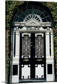 Decorative Georgian doorway in Dublin