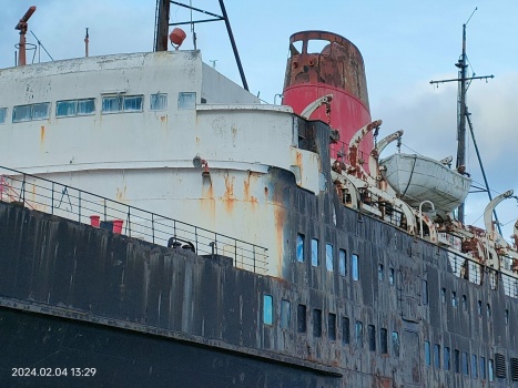 Solve Duke of Lancaster jigsaw puzzle online with 154 pieces