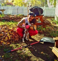 Danyer and Willow raking leaves