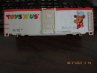Toys R Us Ho scale boxcar