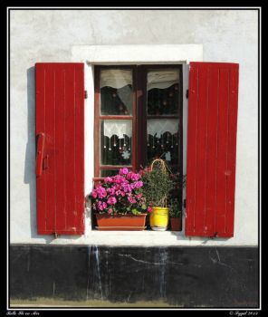 Window in Bretagne, photo by SYGAL 93