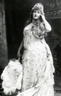 Lillian Russell. A plus size beauty in the late 1800s. She was around 200 lb at the peak of her career
