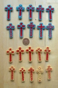 Crafts - Tapestry (Plastic Canvas) - Christmas Crosses 1