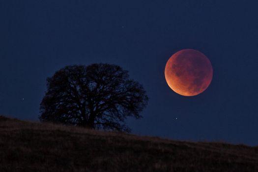 Full Moon Lunar Eclipse in Libra ~ April 4 2015
