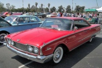 1960_Ford_Galaxie_Starliner