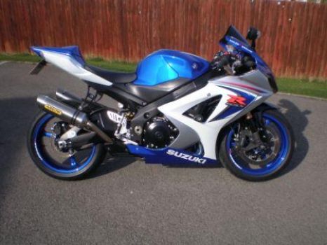 Suzuki GSX R 1000 k8