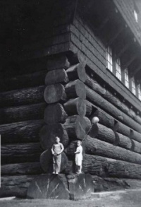  World’s Largest Log Cabin