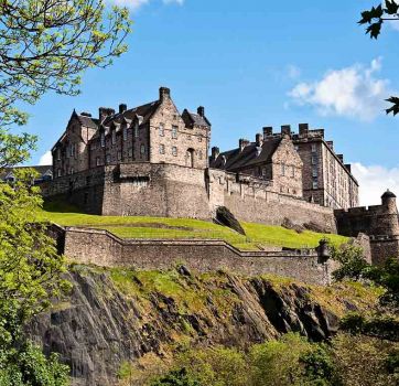 Solve Edinburgh Castle Jigsaw Puzzle Online With 100 Pieces