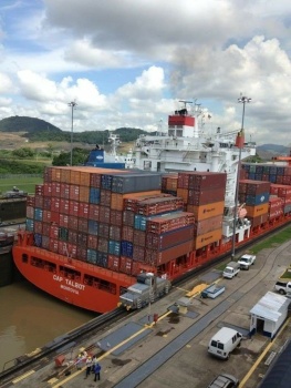 Solve Panama Canal.. jigsaw puzzle online with 208 pieces