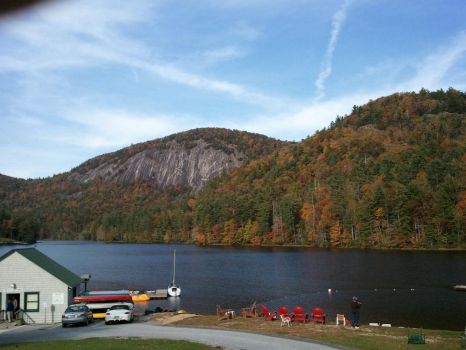 Fall mountain lake