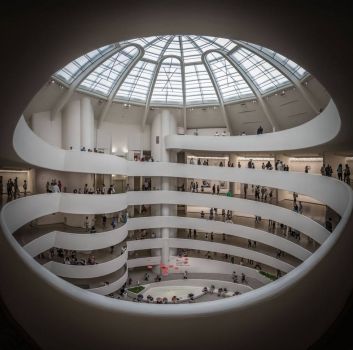 Solve The Guggenheim Museum, New York jigsaw puzzle online with 256 pieces