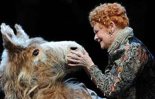 solve-dame-judi-dench-as-titania-in-a-midsummer-night-s-dream-at-the