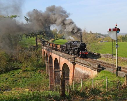 Solve LMS Ivatt Class 4MT 2-6-0 43106 crossing Oldbury Viaduct with ...