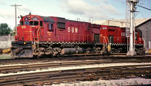 GB&W ALCO power takes on fuel at Norwood Shops