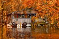 Fall-foliage-and-floating-camp-on-the-Ouachita-River-in-Louisiana