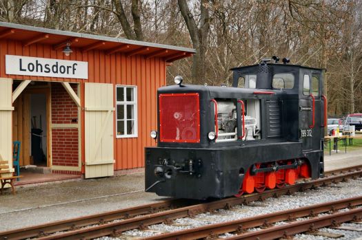 diesel-loco-motives-v10-105992_1920