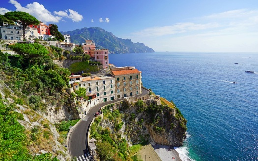 Solve Italy_Atrani jigsaw puzzle online with 187 pieces