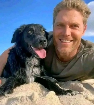 Solve Dr Chris - Love his TV show jigsaw puzzle online with 72 pieces