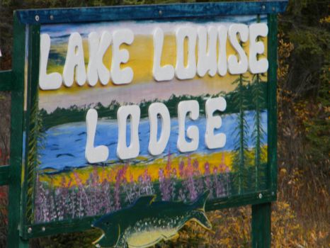 Alaska: Lake Louise Lodge