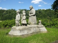 Sousoší Babičky s vnoučaty - Ratibořice...  Grandmother with grandchildren sculpture - Ratibořice/CZ...