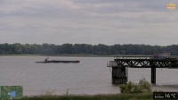 Schlepper Taifun an der Elbcam Grauerort