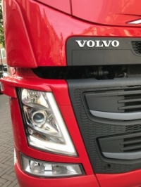 1742 Red Volvo Truck - 80 pieces