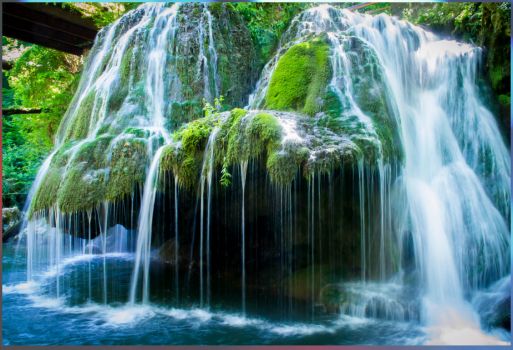 Solve Cascada Bigar Romania Jigsaw Puzzle Online With 70 Pieces