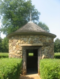 Harmonist_Labyrinth_building_closeup